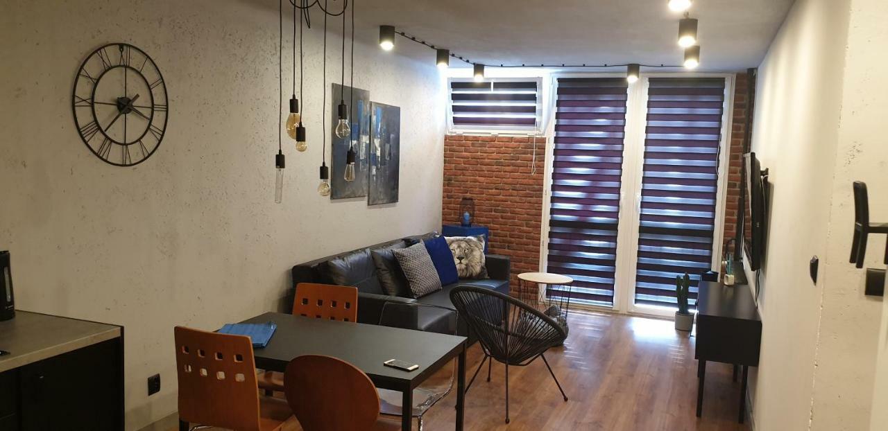 Apartament Metro Rondo Onz Warsaw Exterior photo