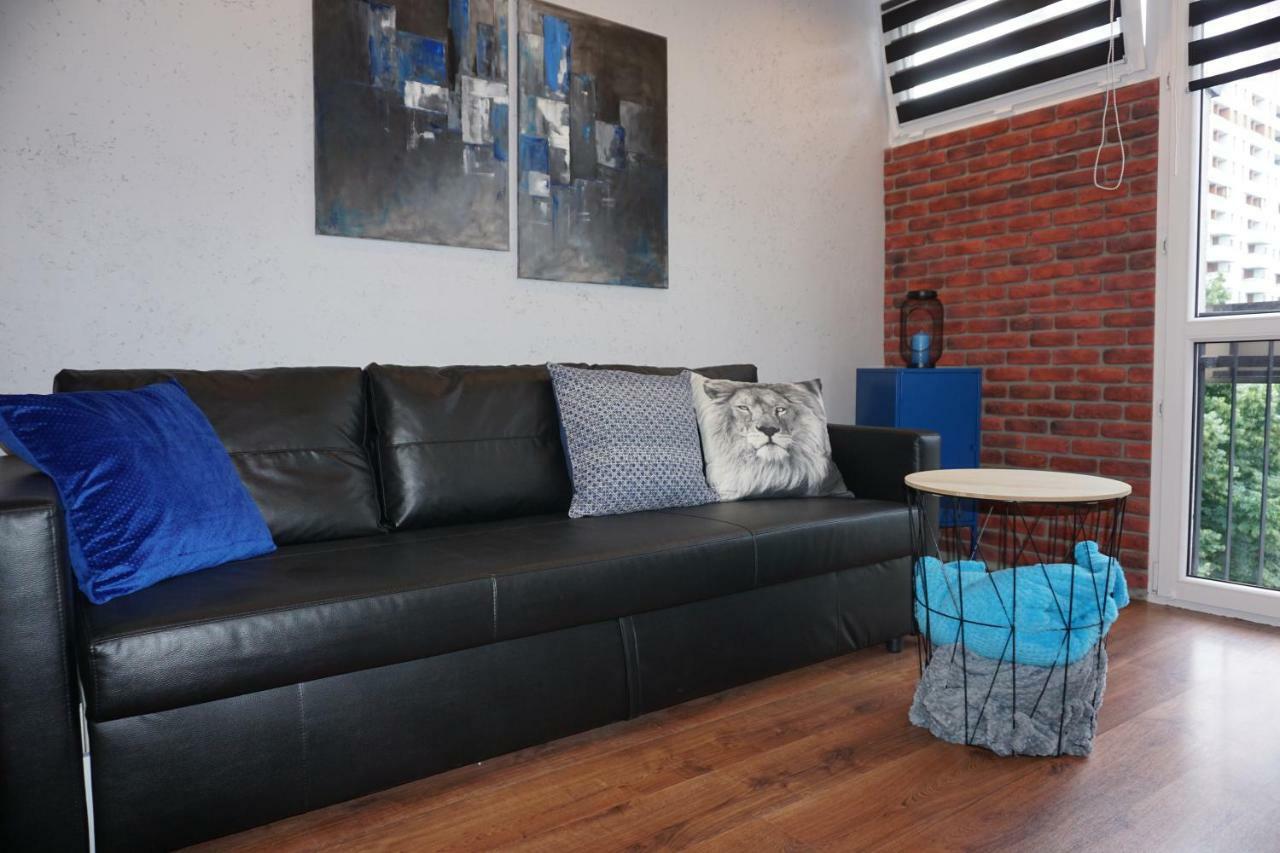 Apartament Metro Rondo Onz Warsaw Exterior photo