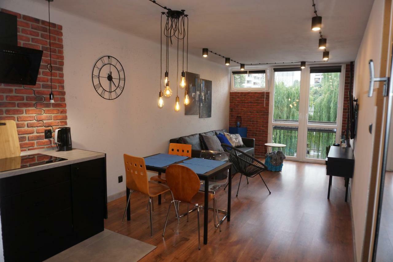 Apartament Metro Rondo Onz Warsaw Exterior photo