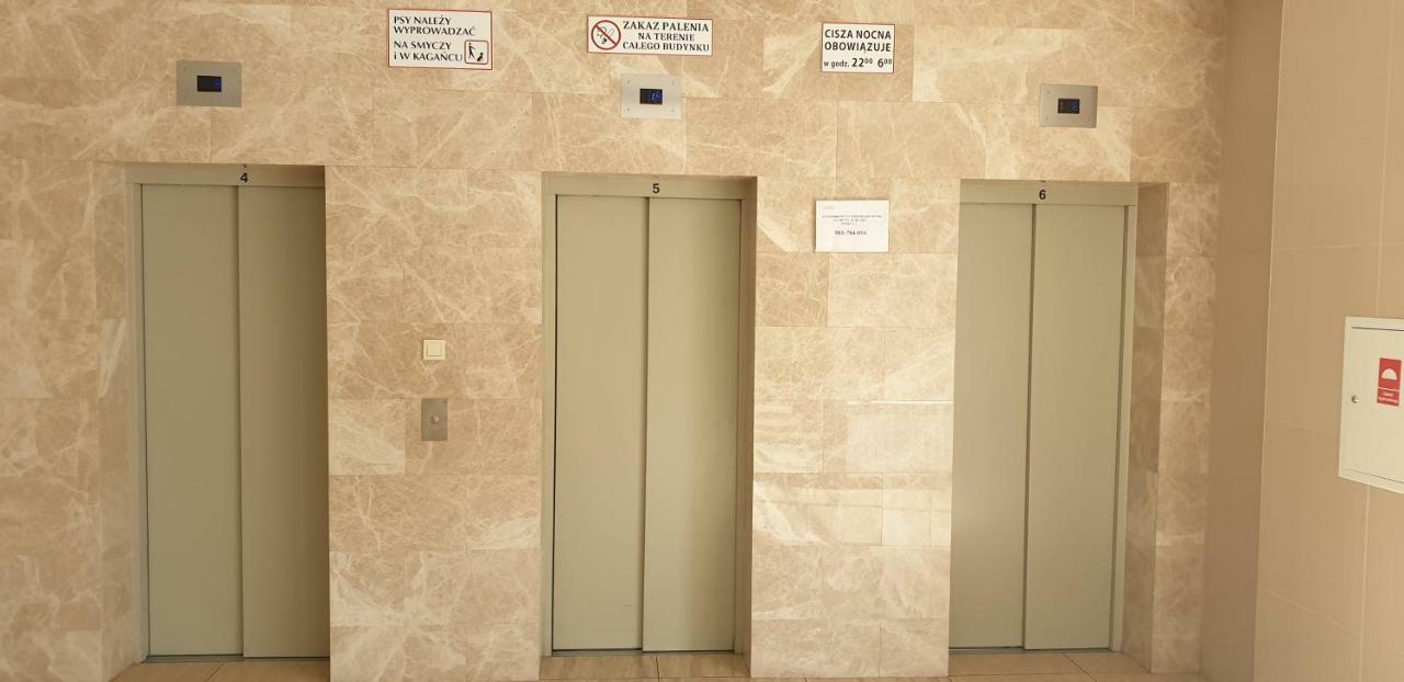 Apartament Metro Rondo Onz Warsaw Exterior photo